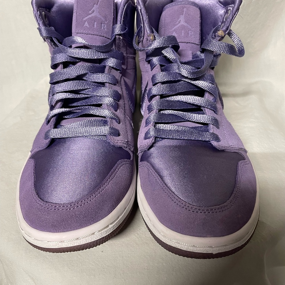Nike Air Jordan 1 Retro High Season Of Her Purple Earth sz 9 - Picture 3 of 12